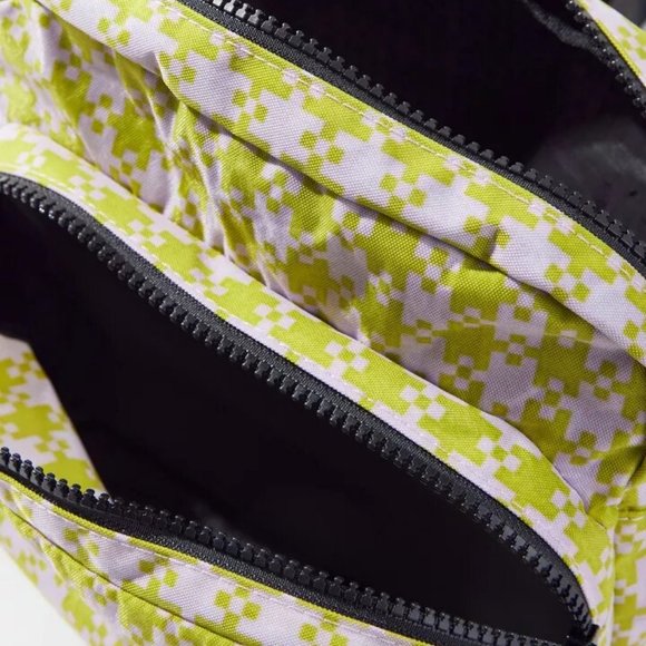 NWT Baggu Fanny Pack - Pink Pistachio Pixel Gingham - Picture 4 of 6